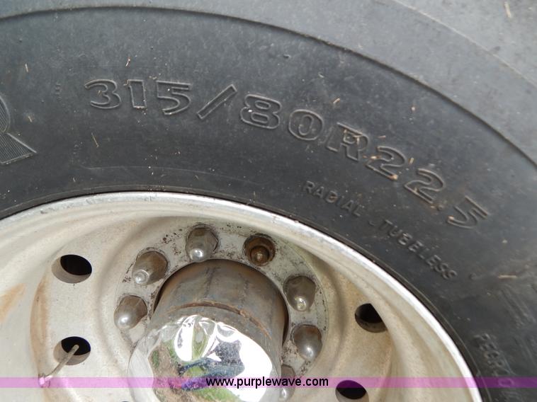 image for item G3342 1984 Freightliner dump truck