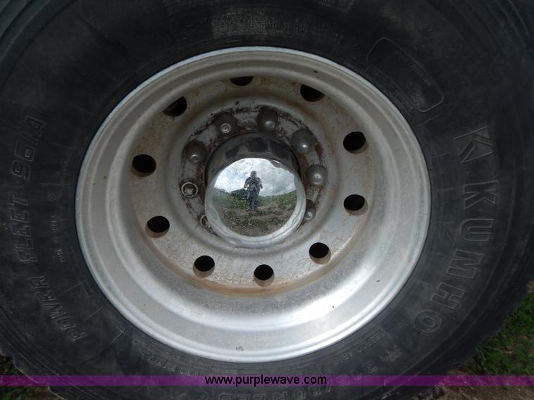 image for item G3342 1984 Freightliner dump truck