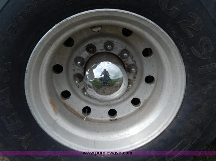 image for item G3342 1984 Freightliner dump truck