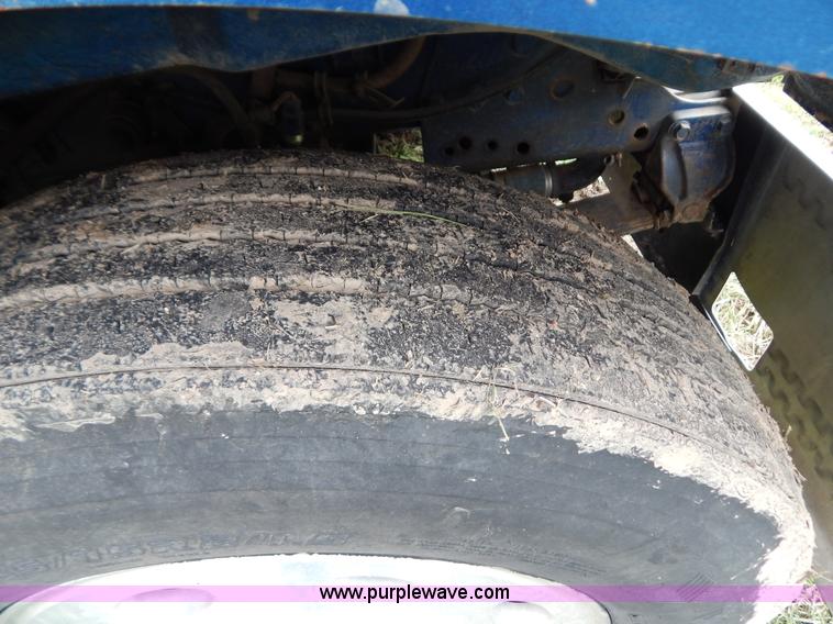 image for item G3342 1984 Freightliner dump truck