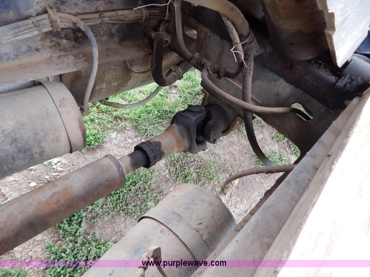 image for item G3342 1984 Freightliner dump truck