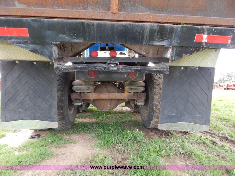 image for item G3342 1984 Freightliner dump truck