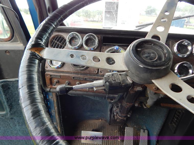 image for item G3342 1984 Freightliner dump truck