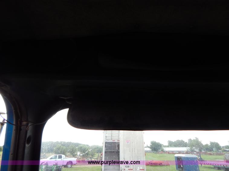 image for item G3342 1984 Freightliner dump truck