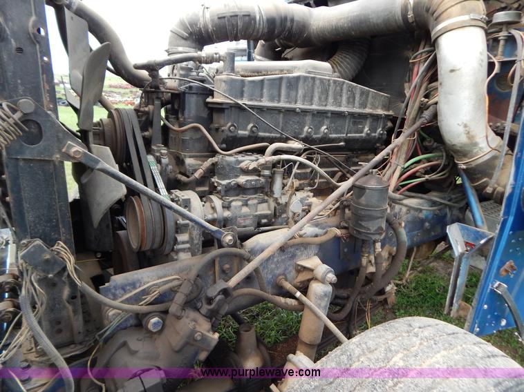 image for item G3342 1984 Freightliner dump truck