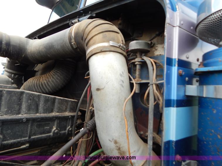 image for item G3342 1984 Freightliner dump truck