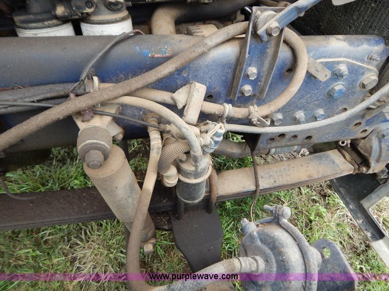 image for item G3342 1984 Freightliner dump truck