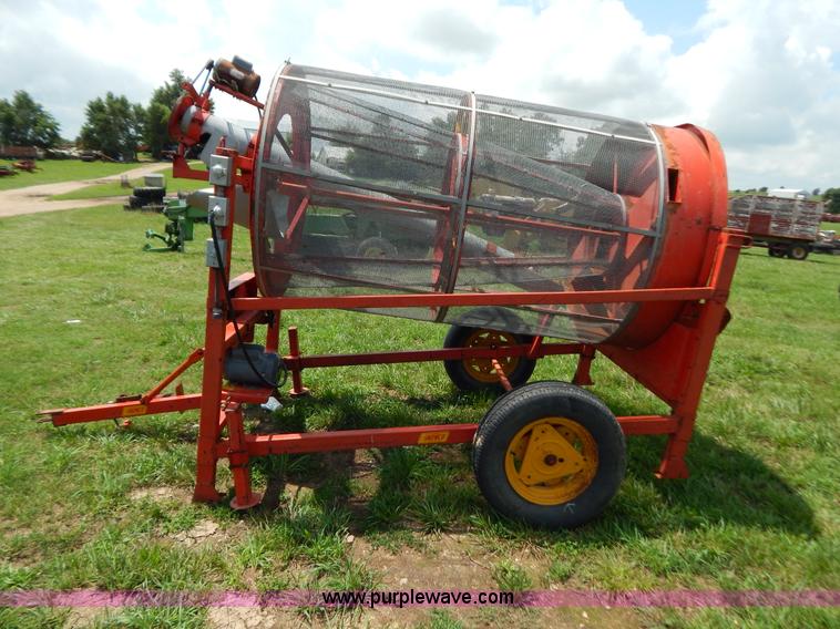 image for item G3349 SnowCo seed cleaner