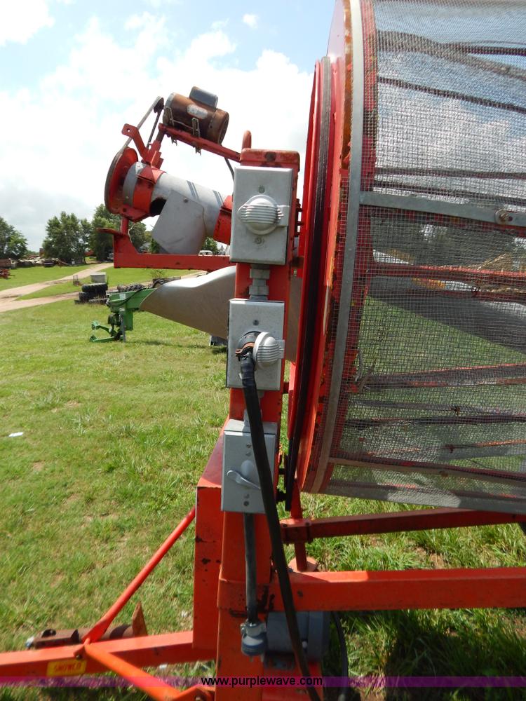 image for item G3349 SnowCo seed cleaner