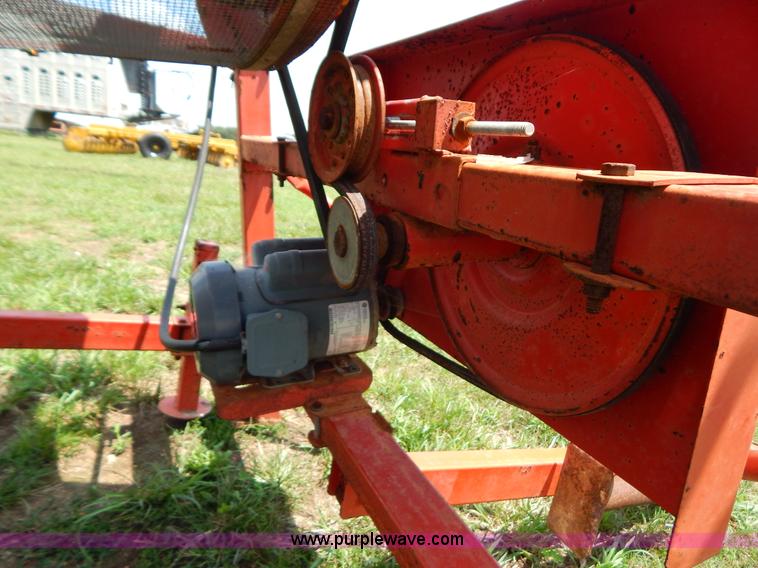 image for item G3349 SnowCo seed cleaner