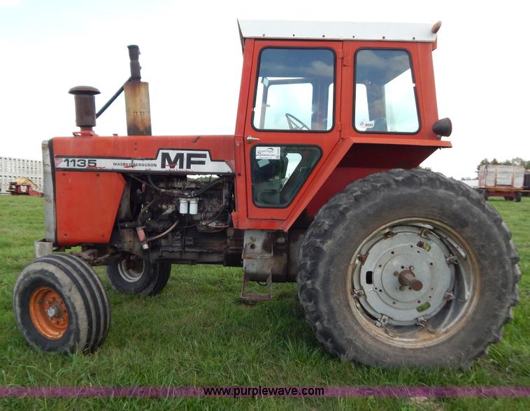 image for item G3352 1976 Massey-Ferguson 1135 tractor