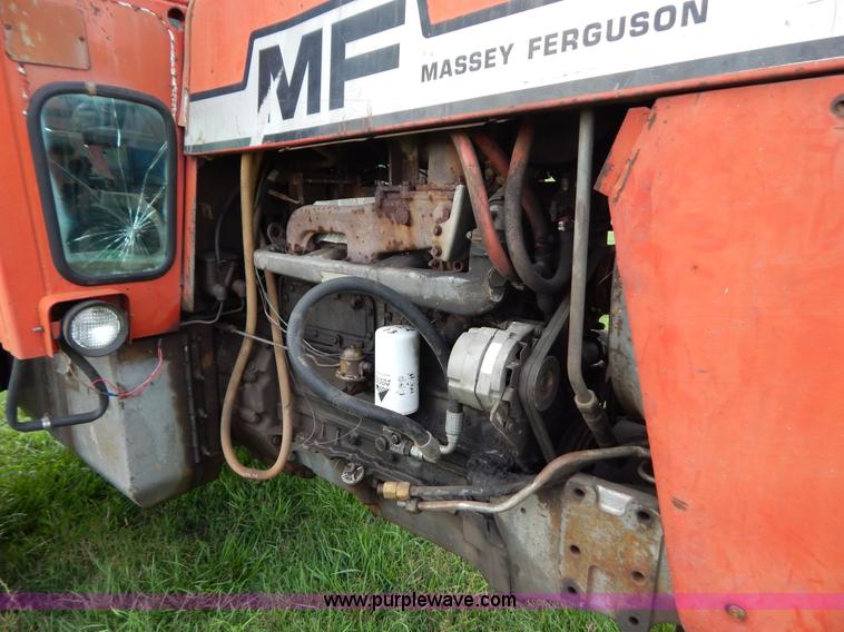 image for item G3352 1976 Massey-Ferguson 1135 tractor