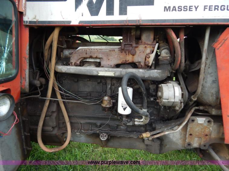 image for item G3352 1976 Massey-Ferguson 1135 tractor