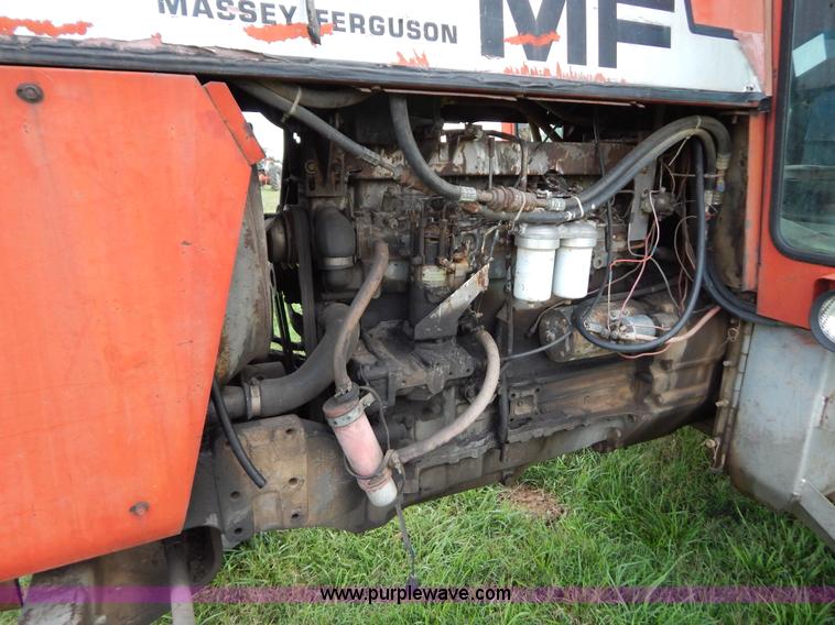 image for item G3352 1976 Massey-Ferguson 1135 tractor