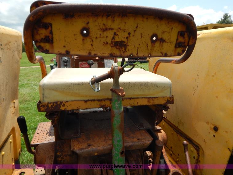 image for item G3354 Minneapolis Moline U-302 tractor