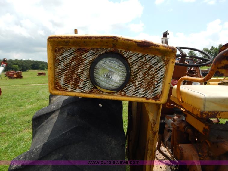 image for item G3354 Minneapolis Moline U-302 tractor