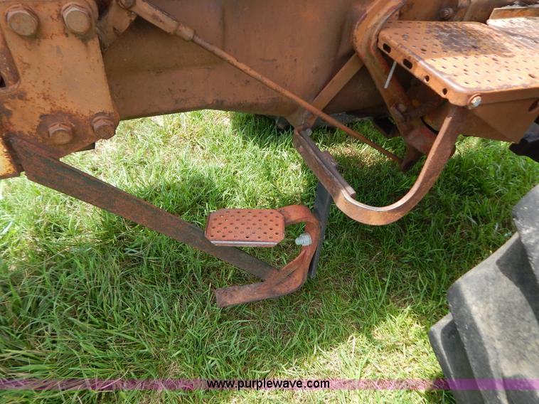 image for item G3354 Minneapolis Moline U-302 tractor