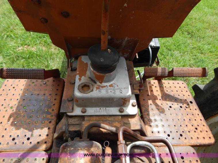 image for item G3354 Minneapolis Moline U-302 tractor