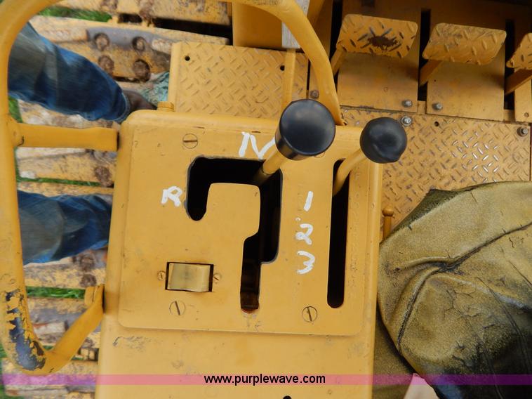 image for item G3356 1977 Caterpillar 931 track loader
