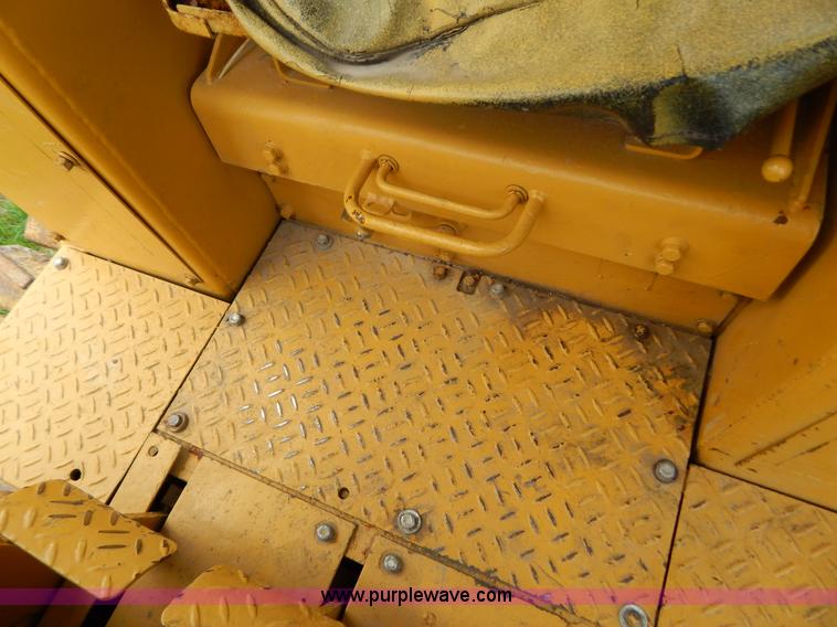 image for item G3356 1977 Caterpillar 931 track loader