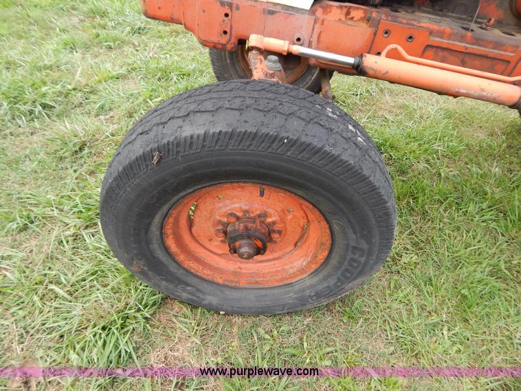 image for item G3361 Case 1210 tractor