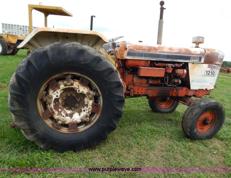 image for item G3361 Case 1210 tractor