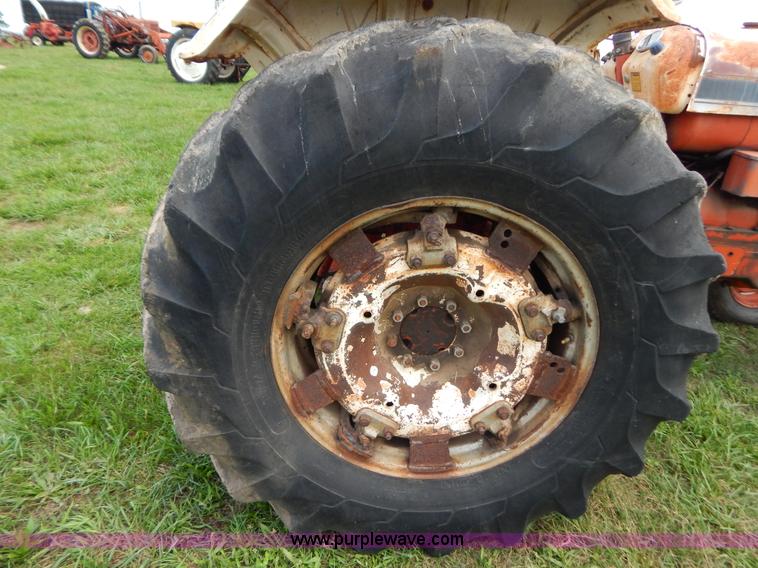 image for item G3361 Case 1210 tractor