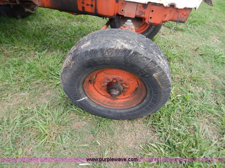 image for item G3361 Case 1210 tractor