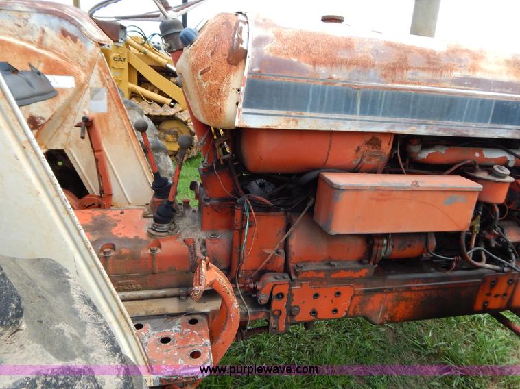 image for item G3361 Case 1210 tractor