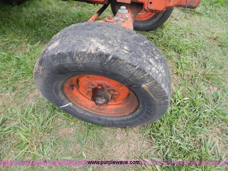 image for item G3361 Case 1210 tractor