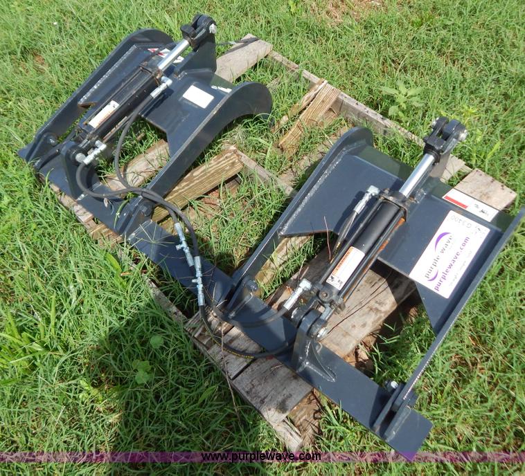 Weld-on hydraulic grapple brackets in Verona, MO | Item G3400 sold ...