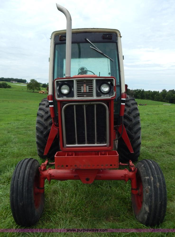 image for item G3404 1977 International 986 tractor