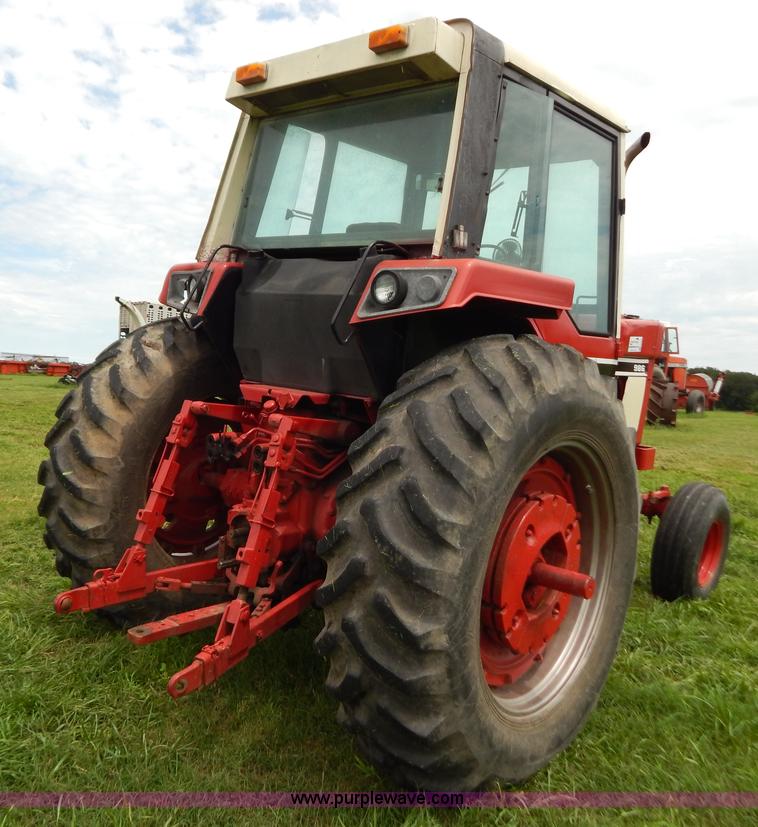 image for item G3404 1977 International 986 tractor