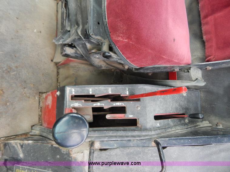 image for item G3404 1977 International 986 tractor