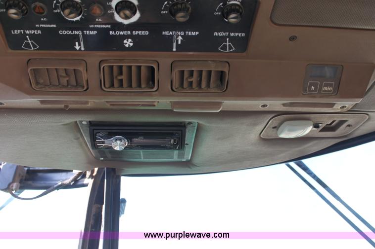 image for item G4039 1984 John Deere 8850 4WD tractor with Kinze repower