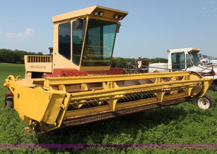 image for item G4058 1985 New Holland 1116 Speedrower self-propelled swather