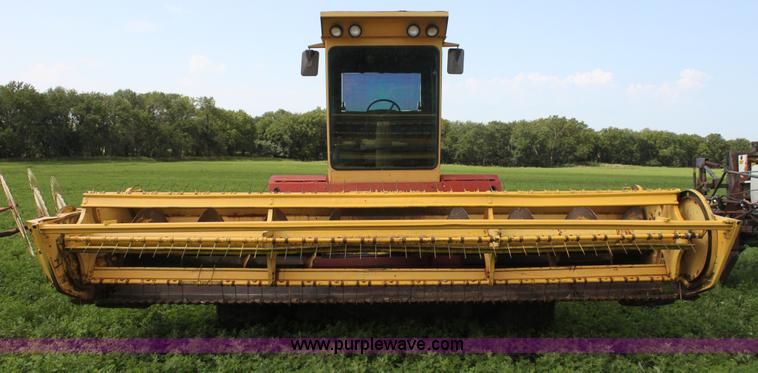 image for item G4058 1985 New Holland 1116 Speedrower self-propelled swather