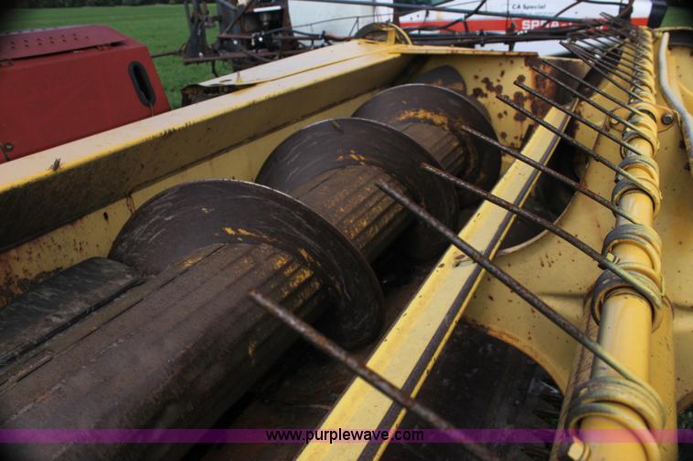 image for item G4058 1985 New Holland 1116 Speedrower self-propelled swather