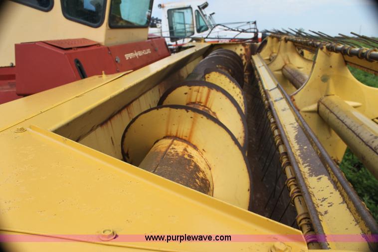 image for item G4058 1985 New Holland 1116 Speedrower self-propelled swather