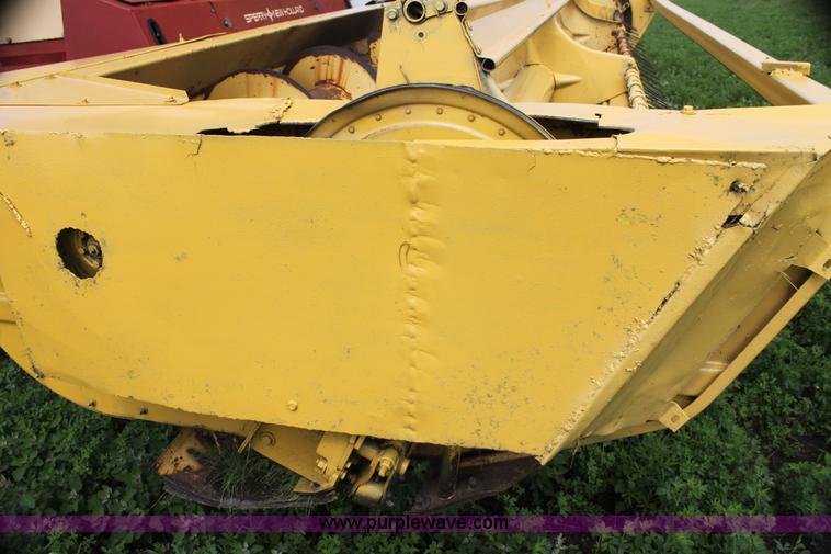 image for item G4058 1985 New Holland 1116 Speedrower self-propelled swather