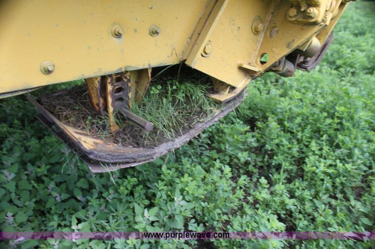 image for item G4058 1985 New Holland 1116 Speedrower self-propelled swather