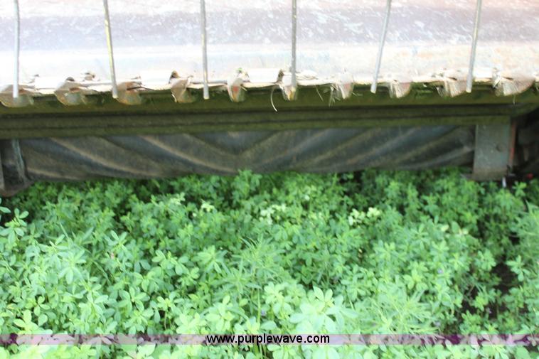 image for item G4058 1985 New Holland 1116 Speedrower self-propelled swather