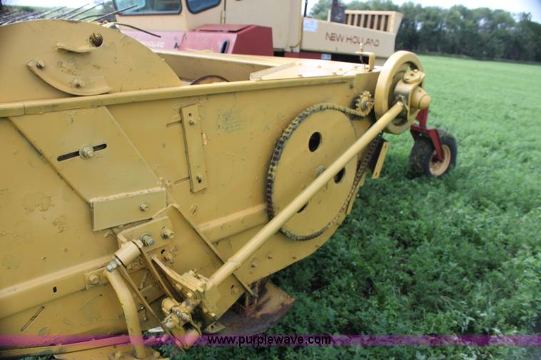 image for item G4058 1985 New Holland 1116 Speedrower self-propelled swather