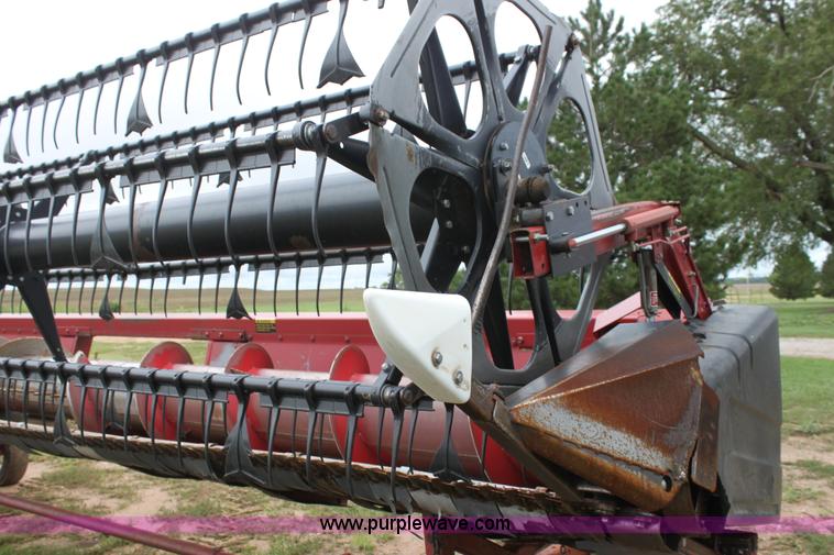 image for item G4072 Case IH 1020 22.5' flex head