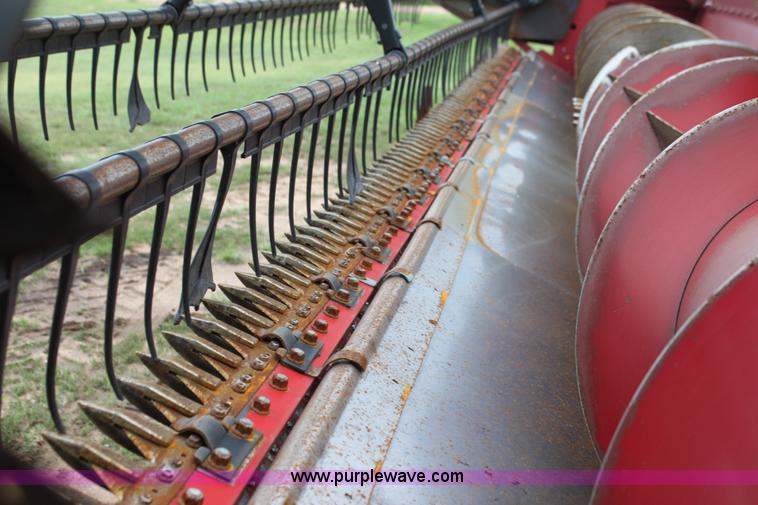 image for item G4072 Case IH 1020 22.5' flex head