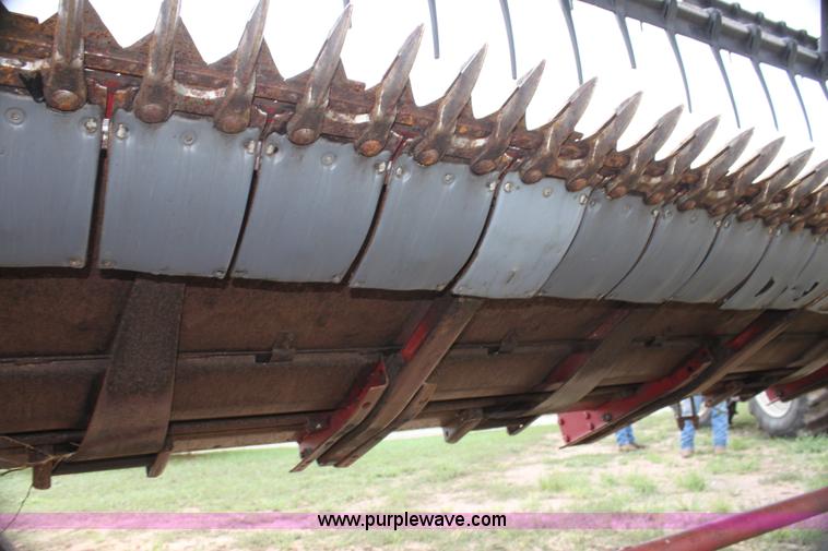 image for item G4072 Case IH 1020 22.5' flex head