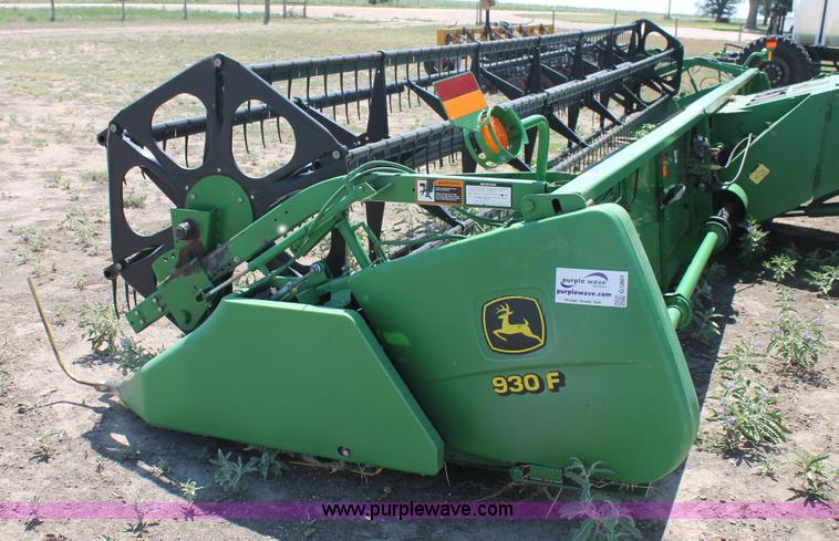 image for item G5801 2003 John Deere 930F 30' flex head