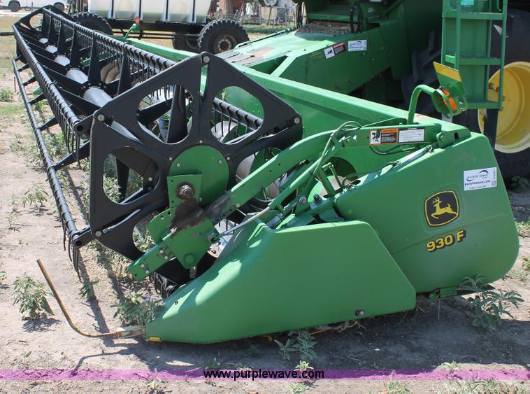 image for item G5801 2003 John Deere 930F 30' flex head