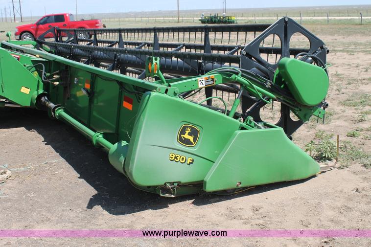 image for item G5801 2003 John Deere 930F 30' flex head