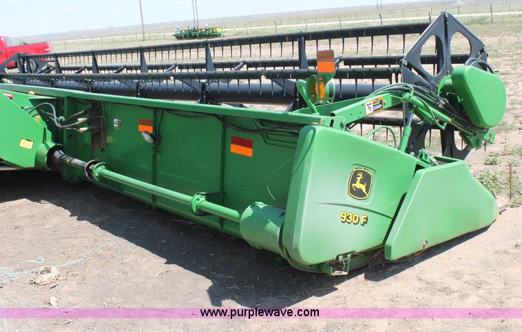 image for item G5801 2003 John Deere 930F 30' flex head